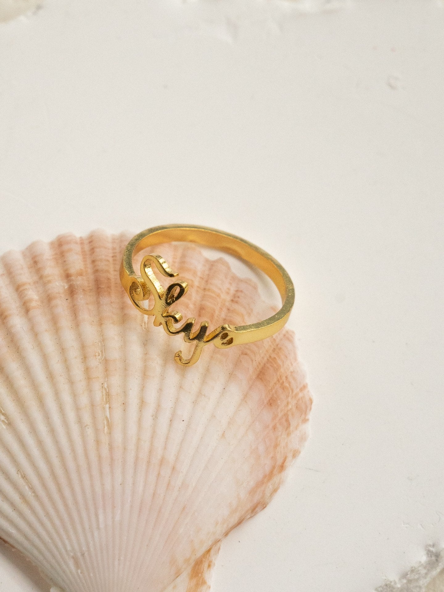 "L'Âme Éternelle en Lettres" Personalized Letter Ring 18K