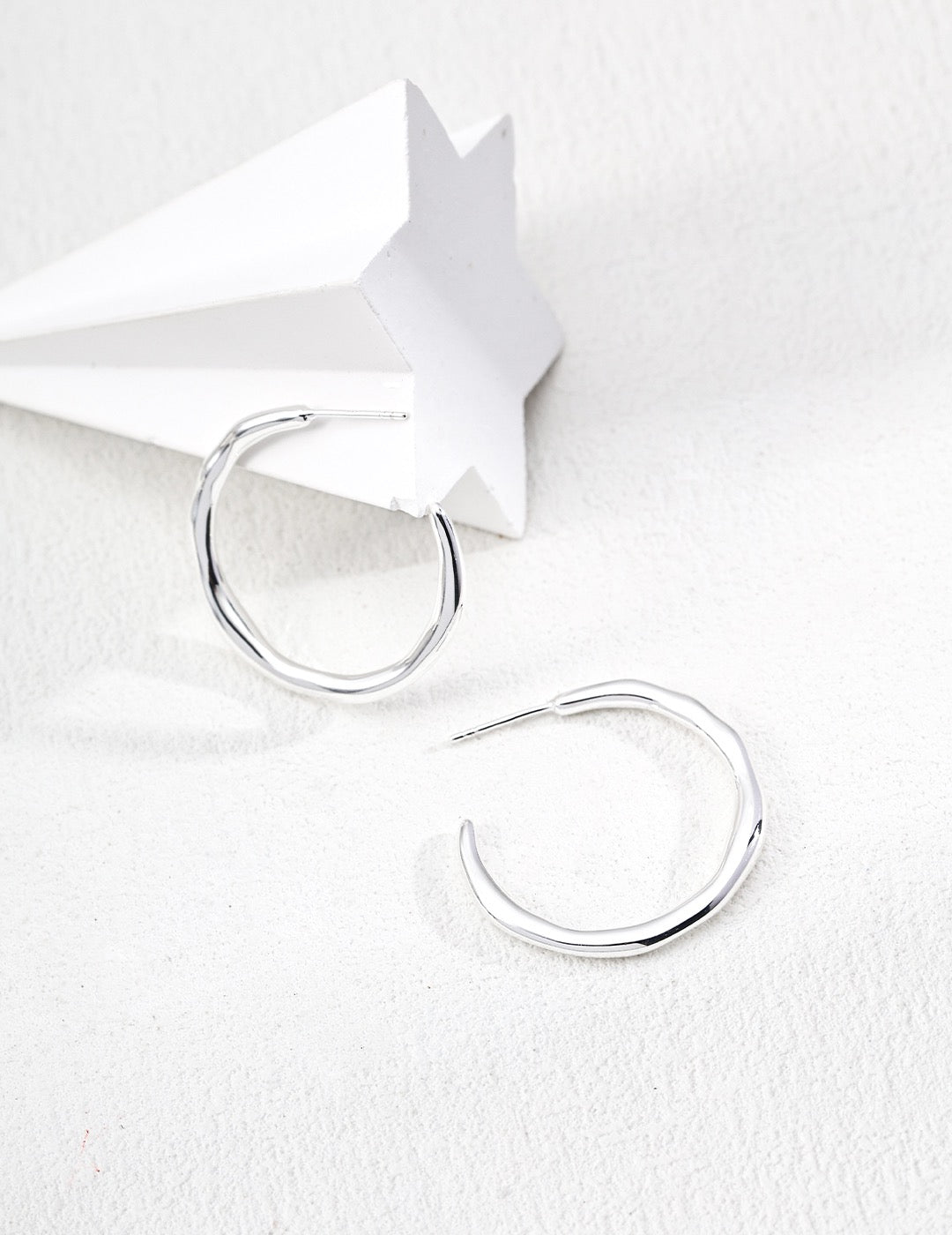 Lava Essence Silver Earrings
熔岩系列 素銀本色耳環