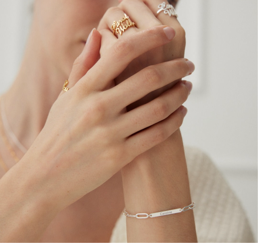 "L'Âme Éternelle en Lettres" Personalized Letter Ring 18K