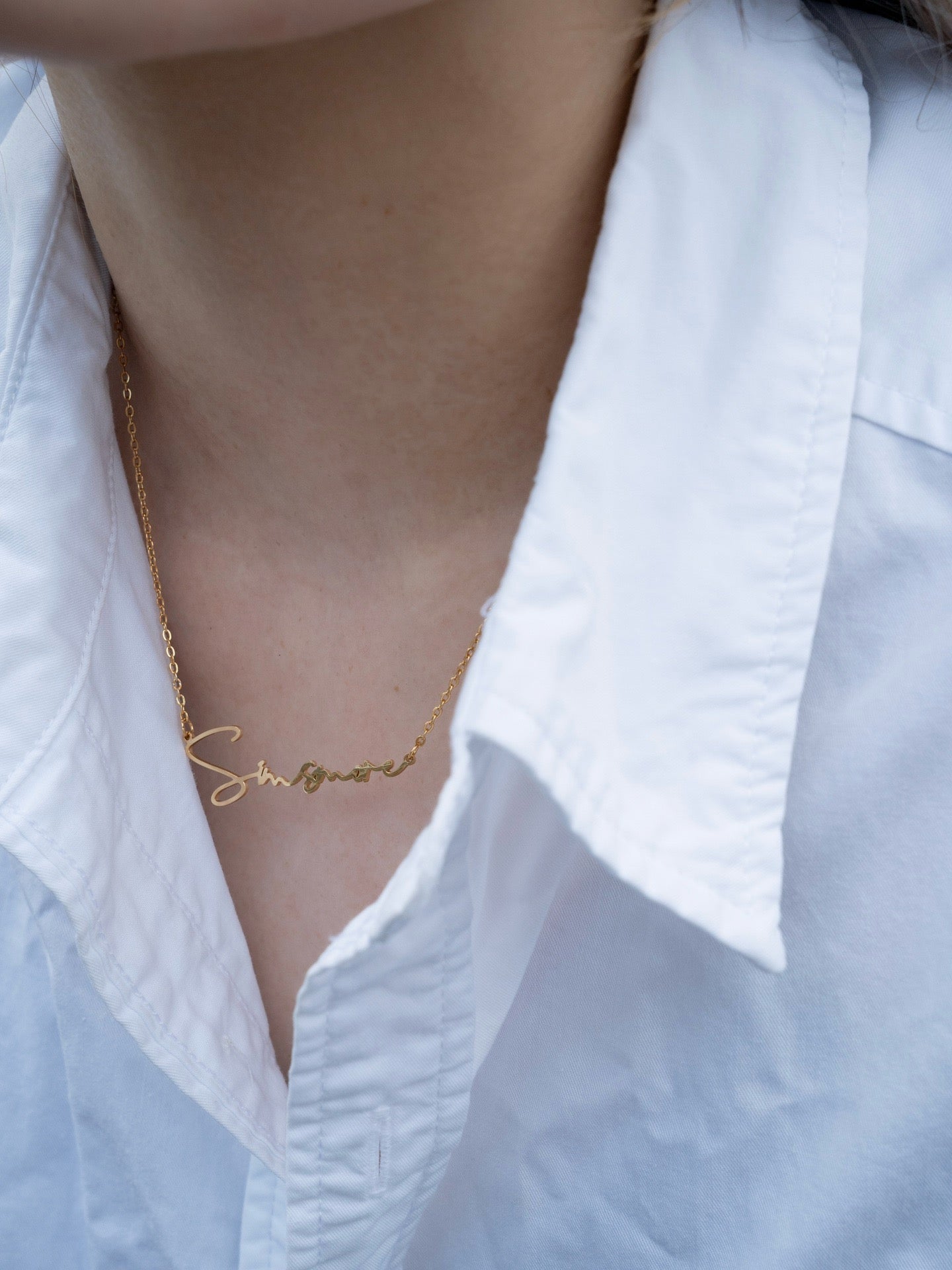 "L'Âme Éternelle en Lettres" Personalized Letter Necklace
18K Letter Custom Necklace