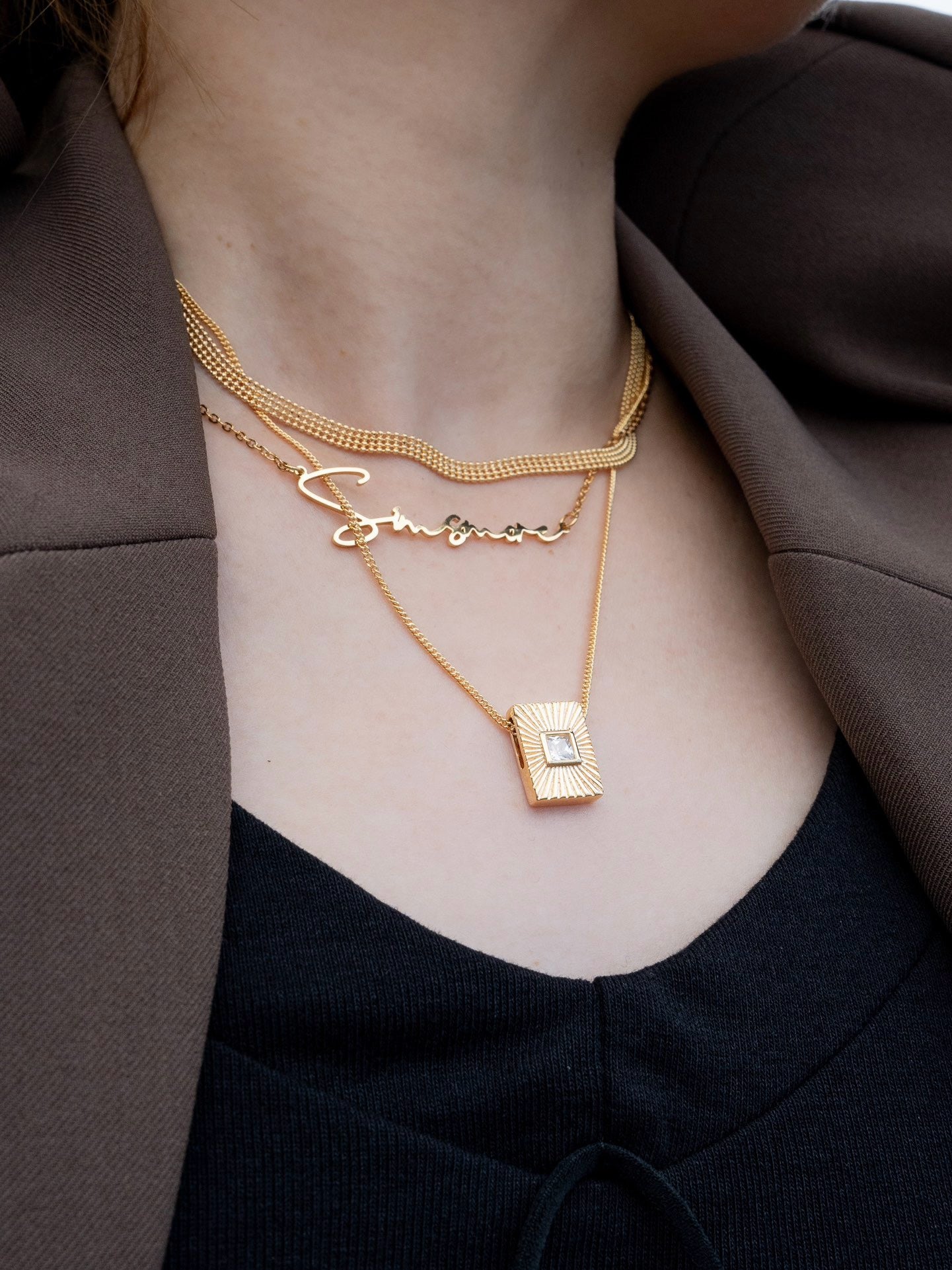 "L'Âme Éternelle en Lettres" Personalized Letter Necklace
18K Letter Custom Necklace
