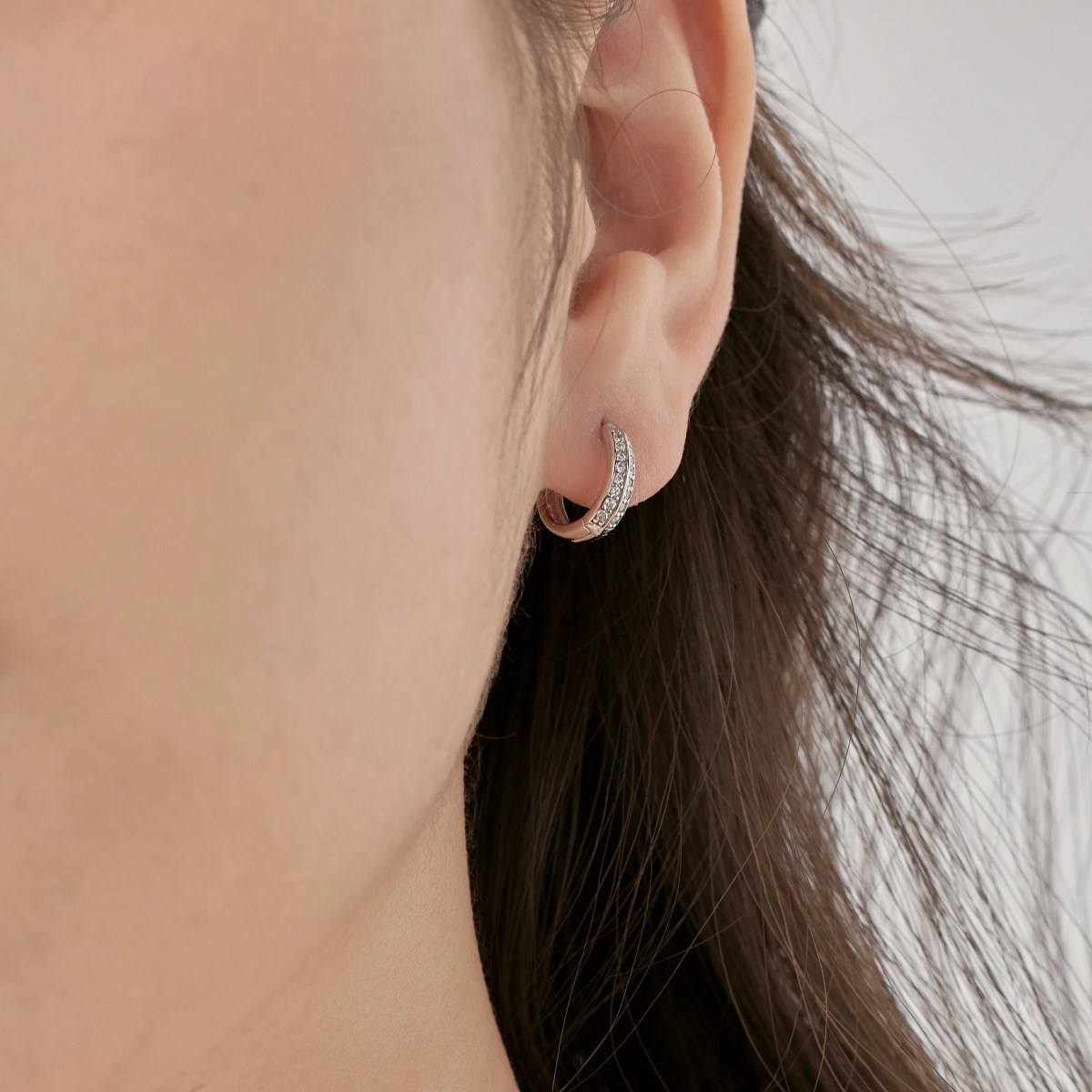 "Luminous Hoop" dazzling hoop earrings DY110314