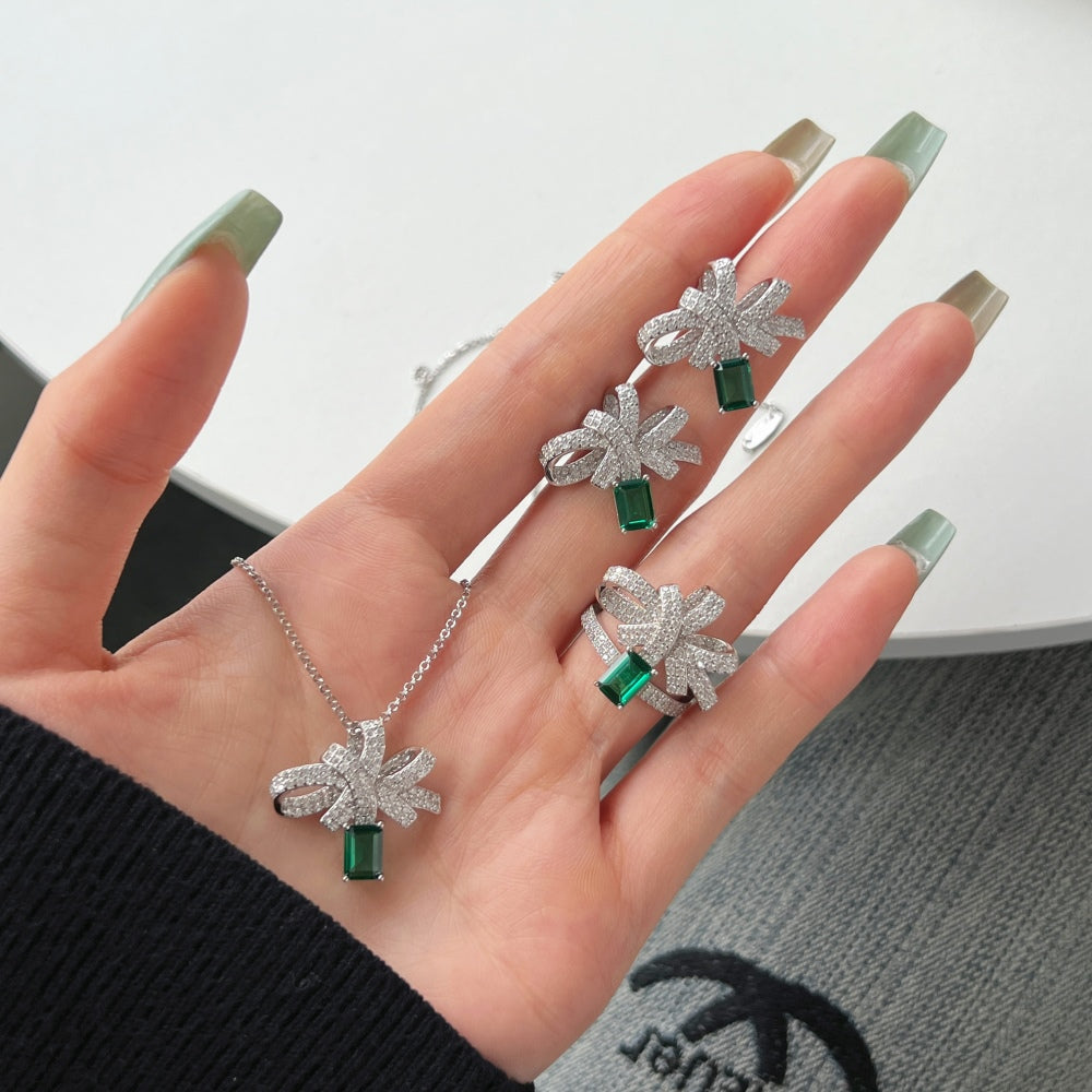 「Verdant Bow」Emerald Bow Earrings