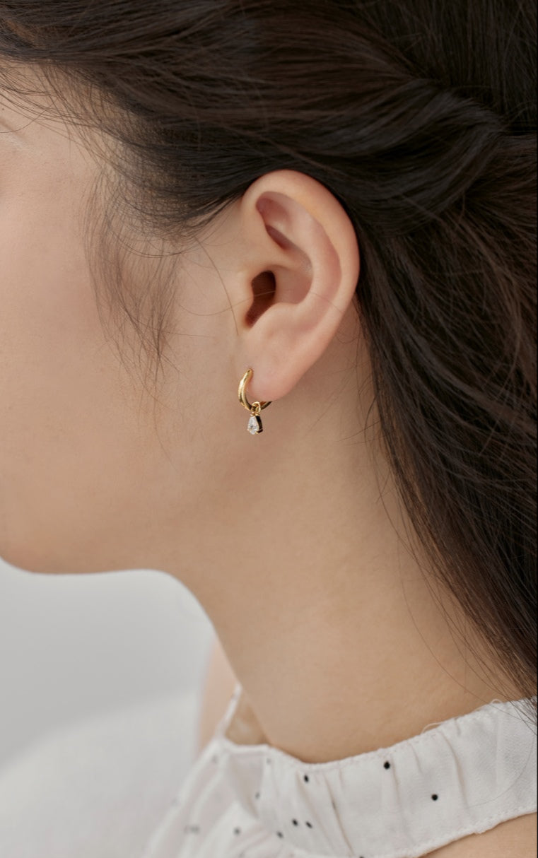 "Pearlucent Drop" pear-shaped diamond drop earrings