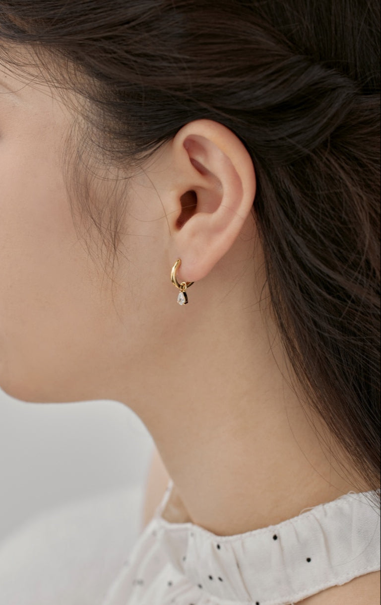 "Pearlucent Drop" pear-shaped diamond drop earrings