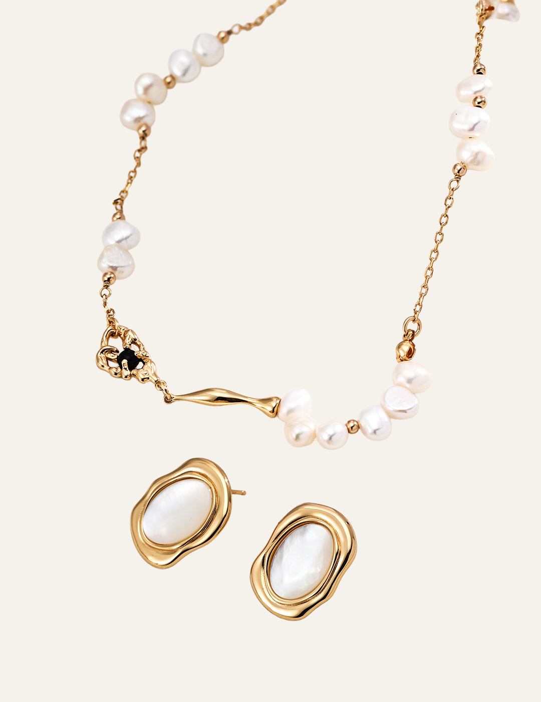 Noir de Perle natural pearl and black agate necklace