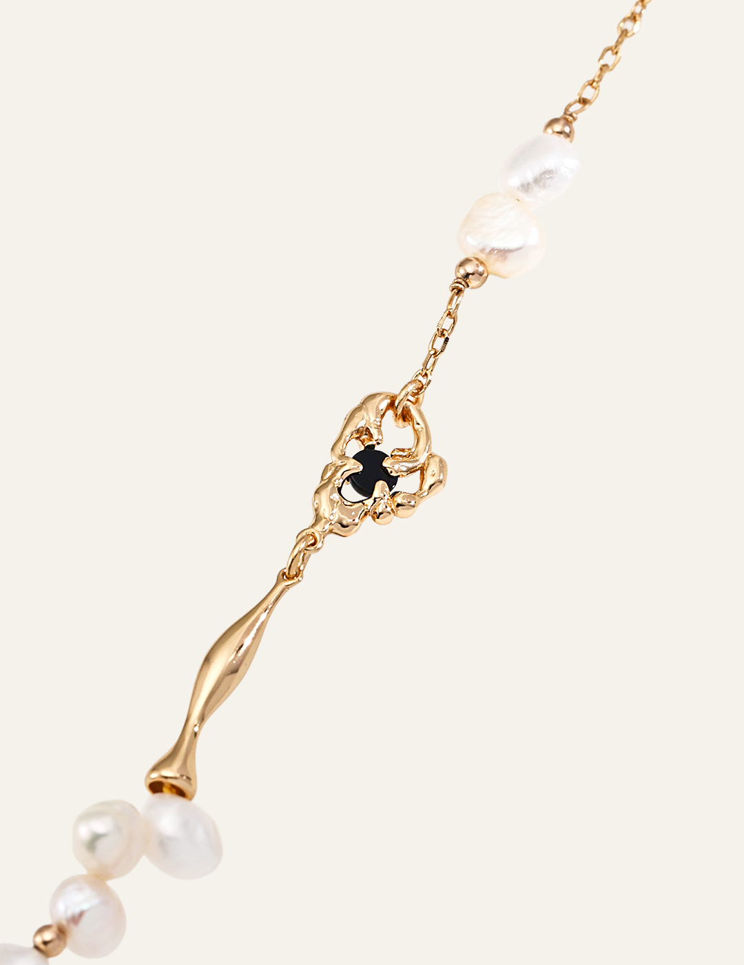 Noir de Perle natural pearl and black agate necklace