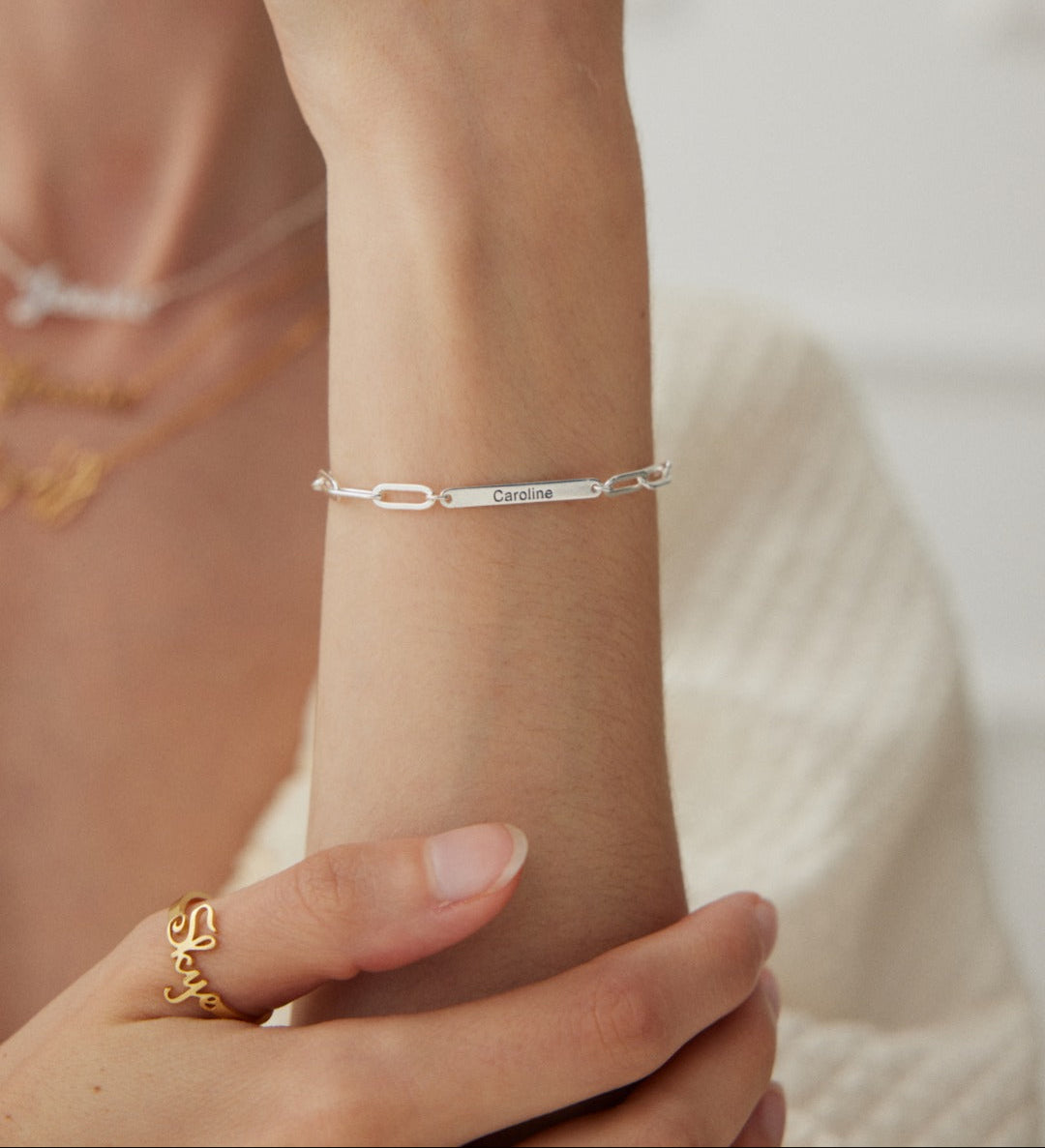 "L'Âme Éternelle en Lettres" Personalized Letter Bracelet 18K Letter Customized Bracelet
