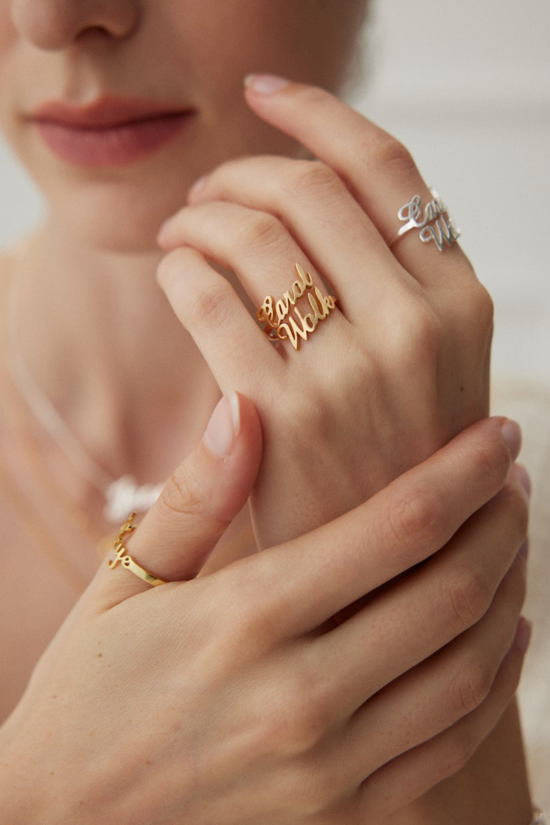 "L'Âme Éternelle en Lettres" Personalized Letter Ring 18K