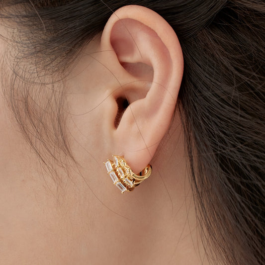 「Cascade」Multi-layered C-shaped earrings DY110304