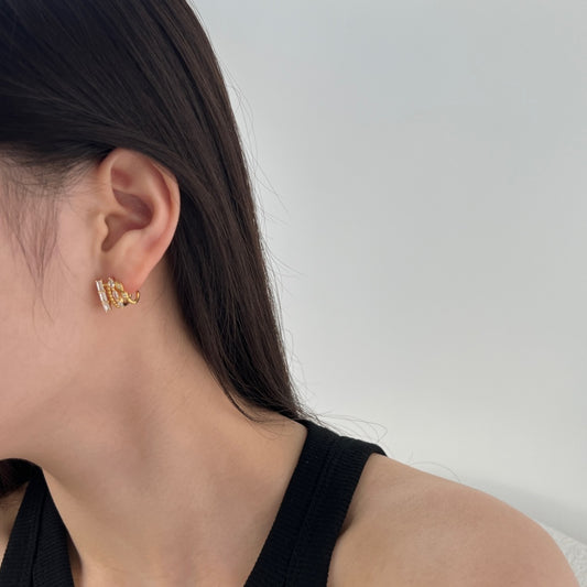 「Cascade」Multi-layered C-shaped earrings DY110304