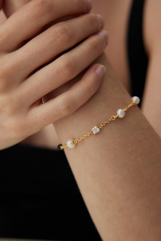 Élégance Naturelle Natural Elegance Bracelet/Necklace 
